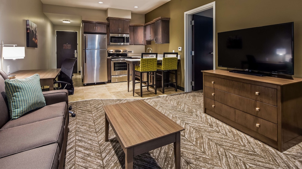 Suite, 1 King Bed, Non Smoking, Kitchen (with Sofabed) photo 1