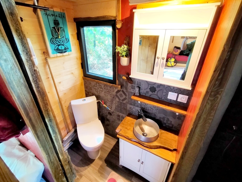Romantic Bungalow photo 2
