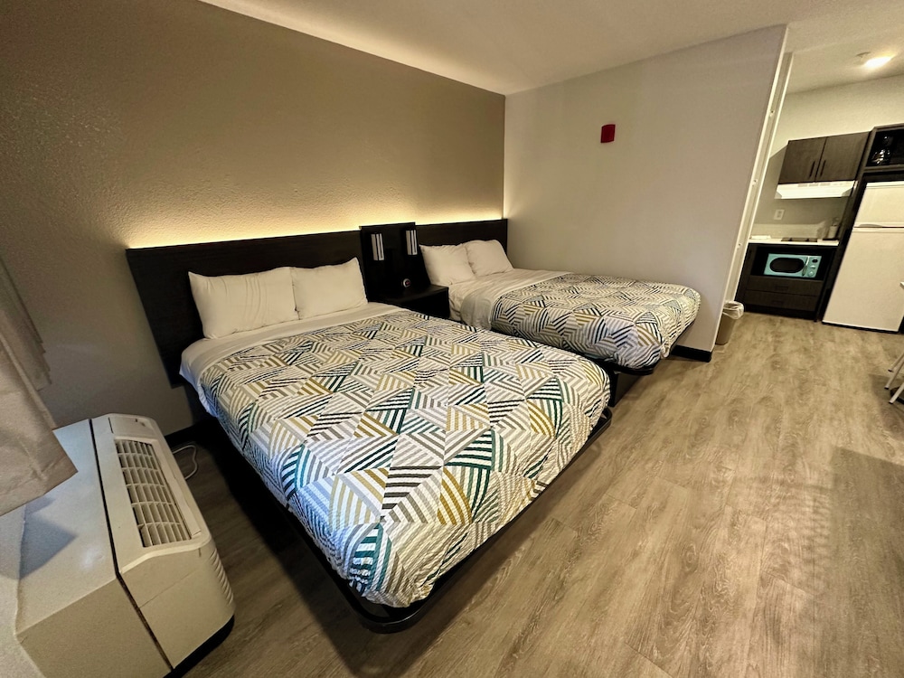 Standard Room, 2 Double Beds, Non Smoking, Kitchenette