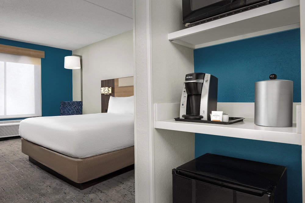 Standard Room, 1 King Bed, Accessible (Communications) - Photo 4