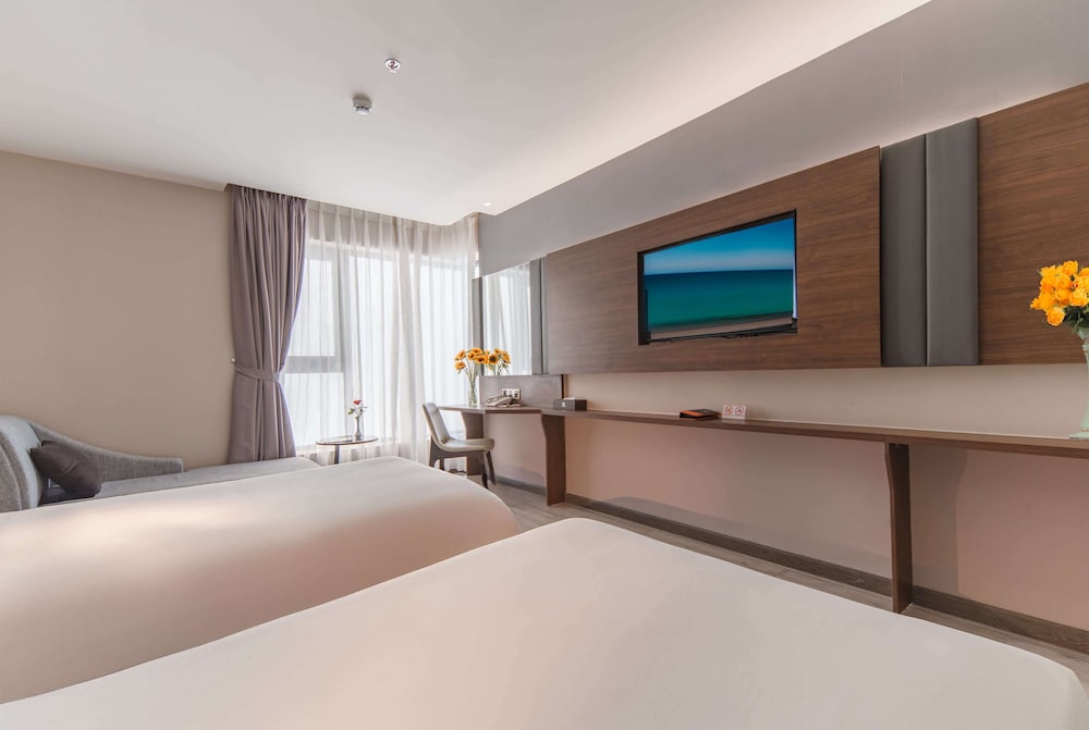 Deluxe Room, 2 Twin Beds, Partial Sea View