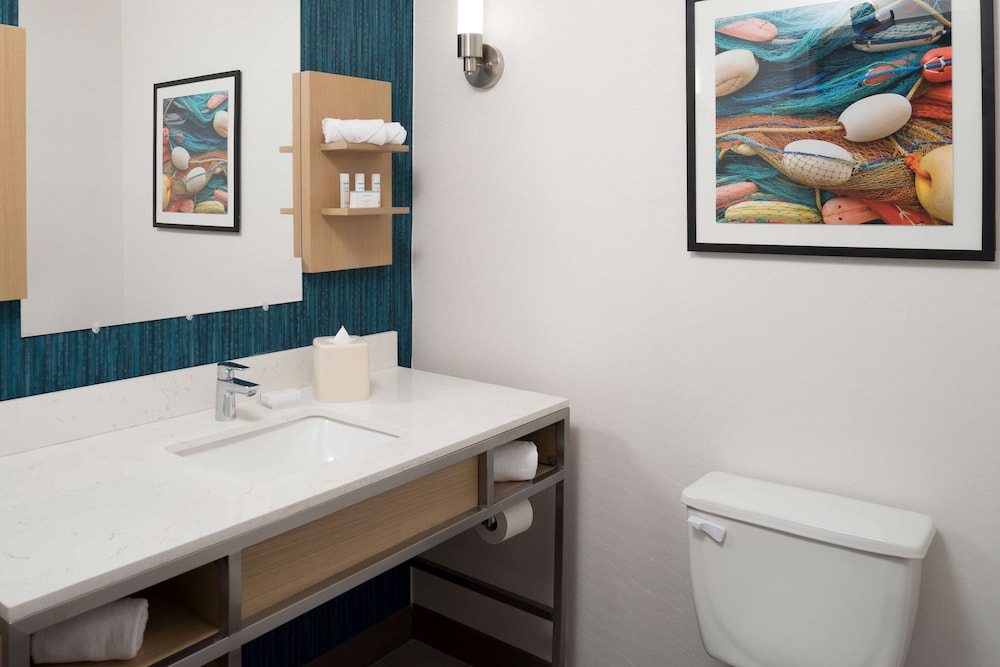One Bedroom Suite, One King Bed, River View photo 2
