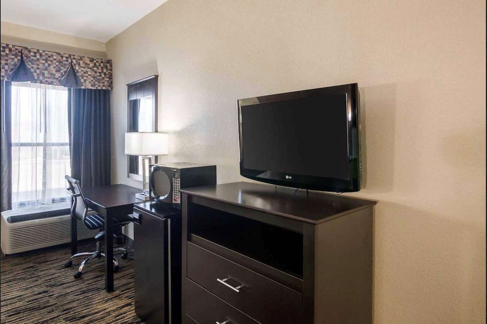 Room, 2 Queen Beds, Accessible, Non Smoking (Mobility,Tub w/Grab Bars) photo 2