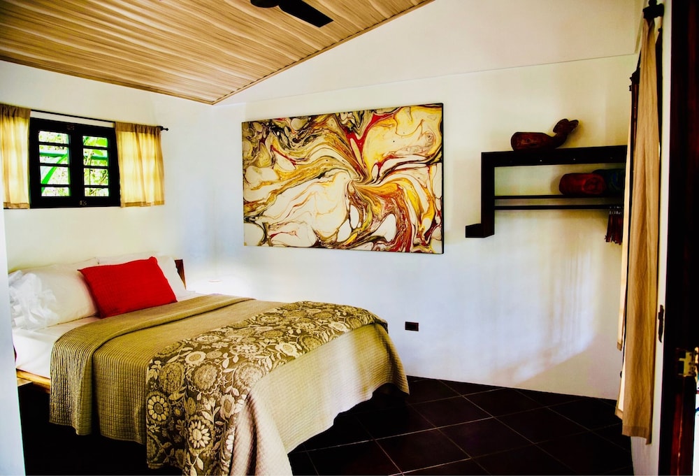 Rustic Luxury Queen Cabina Near the beach