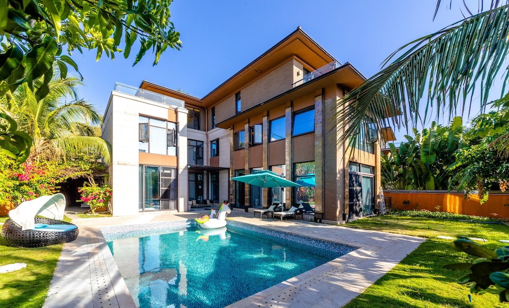 Senior Villa, Balcony, Pool View