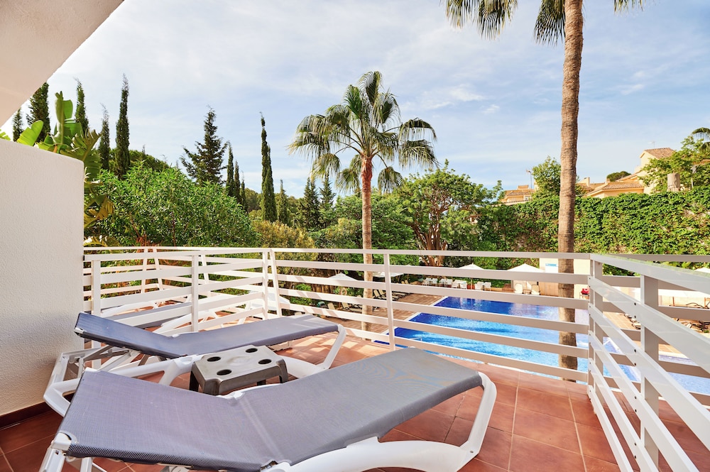 Double Pool View With Terrace ( 1 Adult )