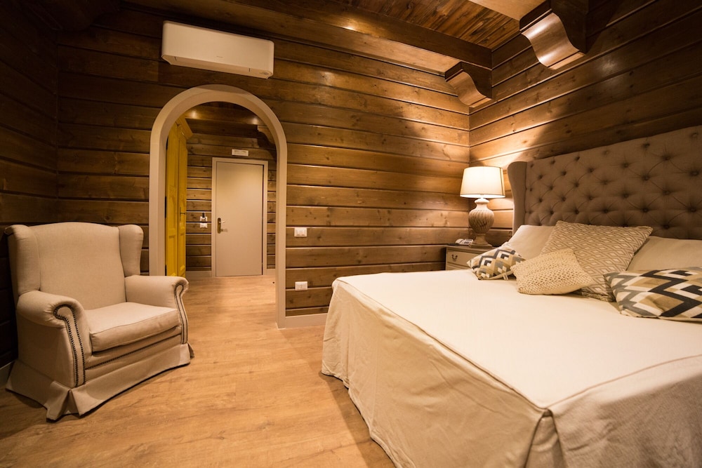 Superior Room, 1 Queen Bed