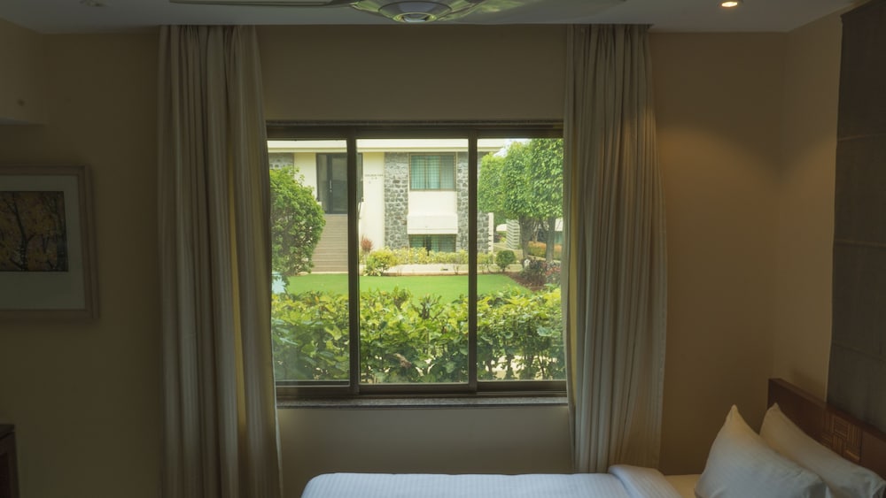 Garden View Twin Room - Photo 8