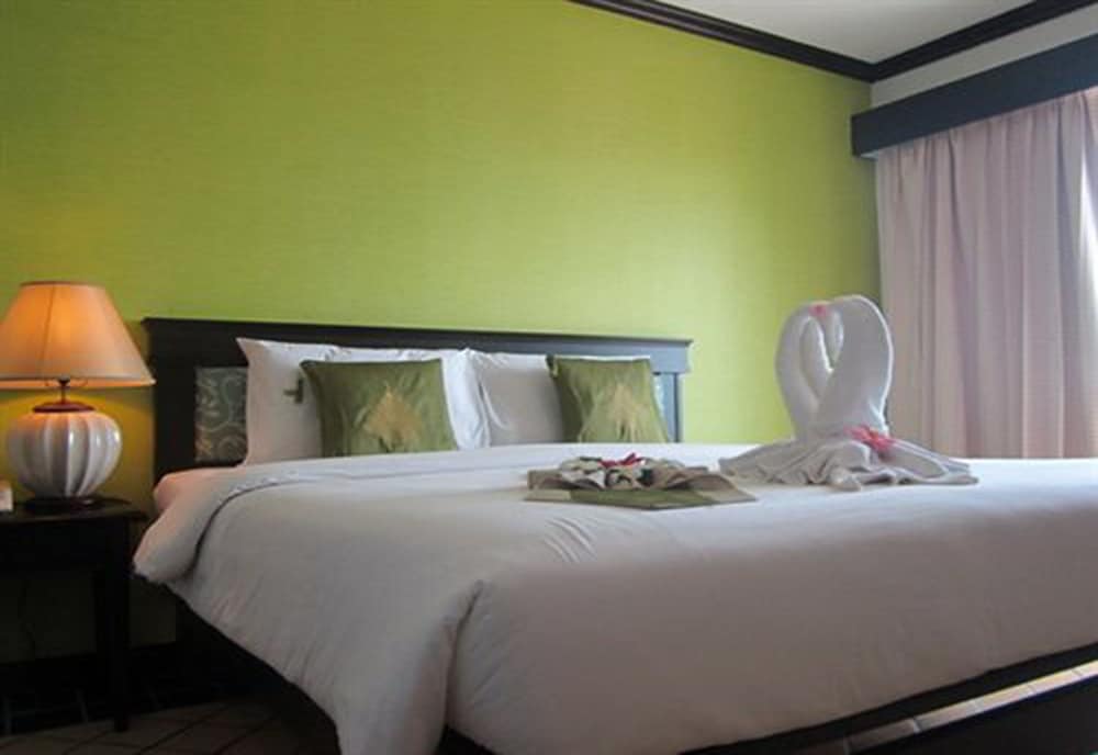 Deluxe Room - Photo 10