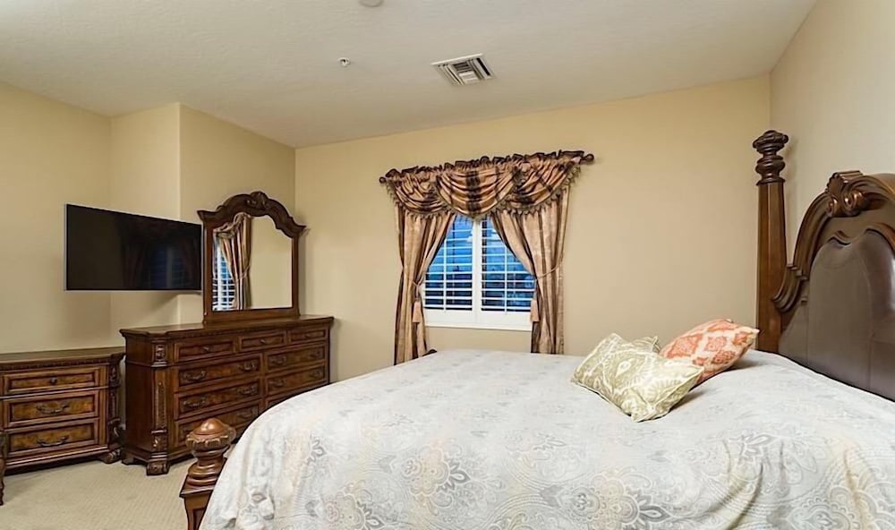 Condo, 2 Bedrooms