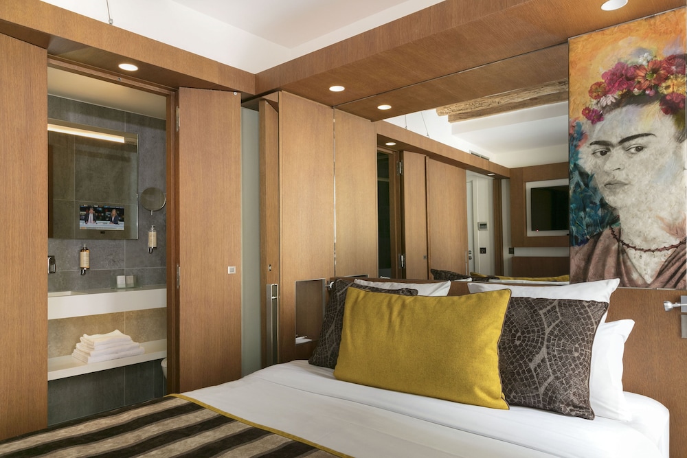 Deluxe Double Room photo 3