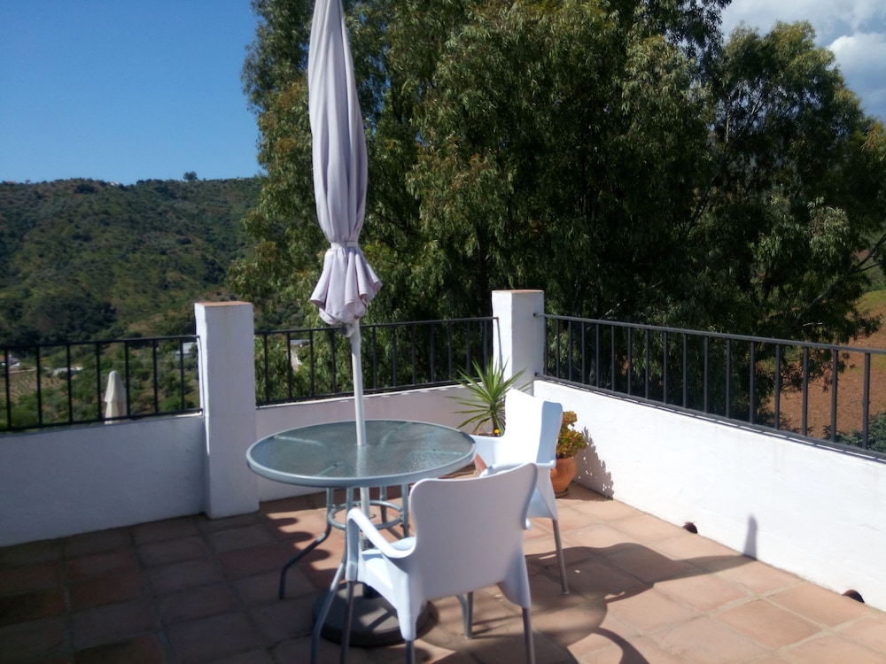 Superior Double Room, 1 King Bed, Garden View photo 2