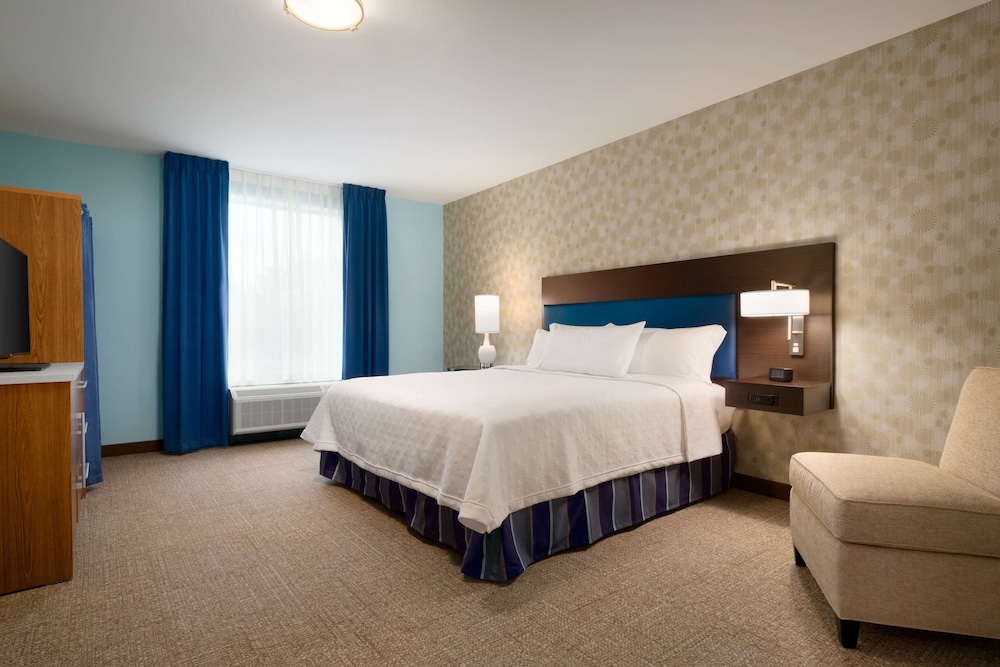Suite, 1 King Bed, Accessible, Bathtub photo 3