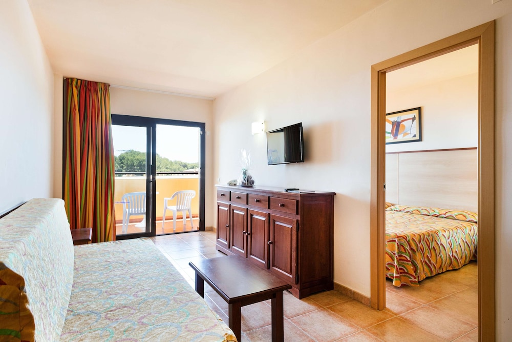 Apartamento de 2 habitaciones (2 adultos + 3 niños) Apartamento de 2 habitaciones (2 adultos + 3 niños)