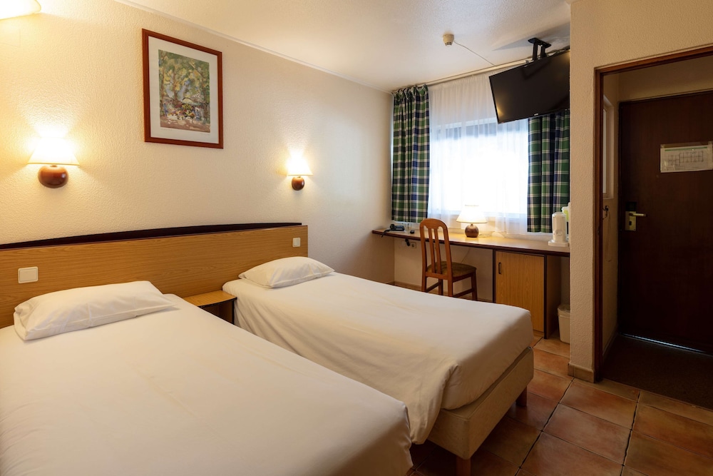 Standard Room, 2 Twin Beds - Photo 3