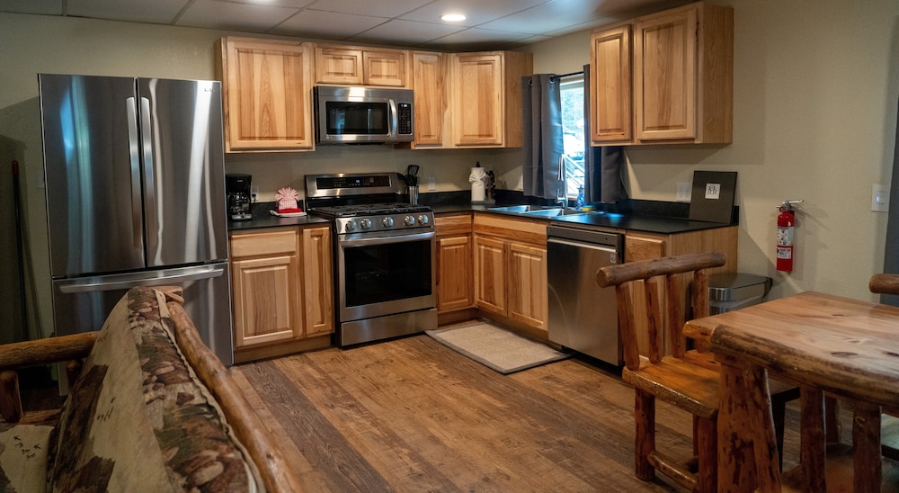 Premium Suite, 1 Bedroom, Kitchen, Mountain View
