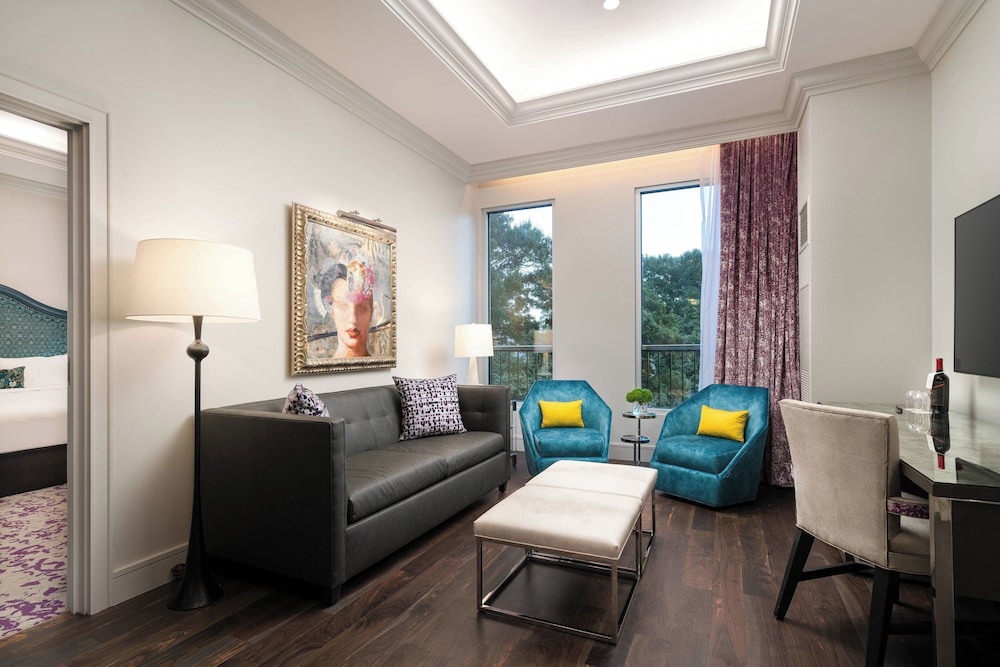 Suite, 1 Bedroom, Corner (Mobility Accessible, Roll-In Shower)