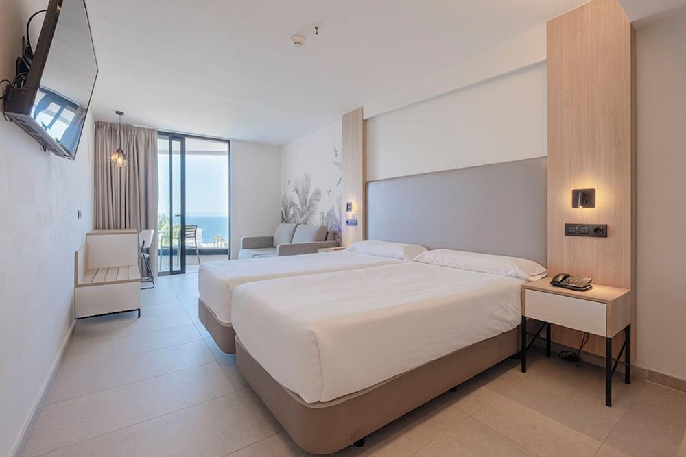 Triple Room, Partial Ocean View photo 2
