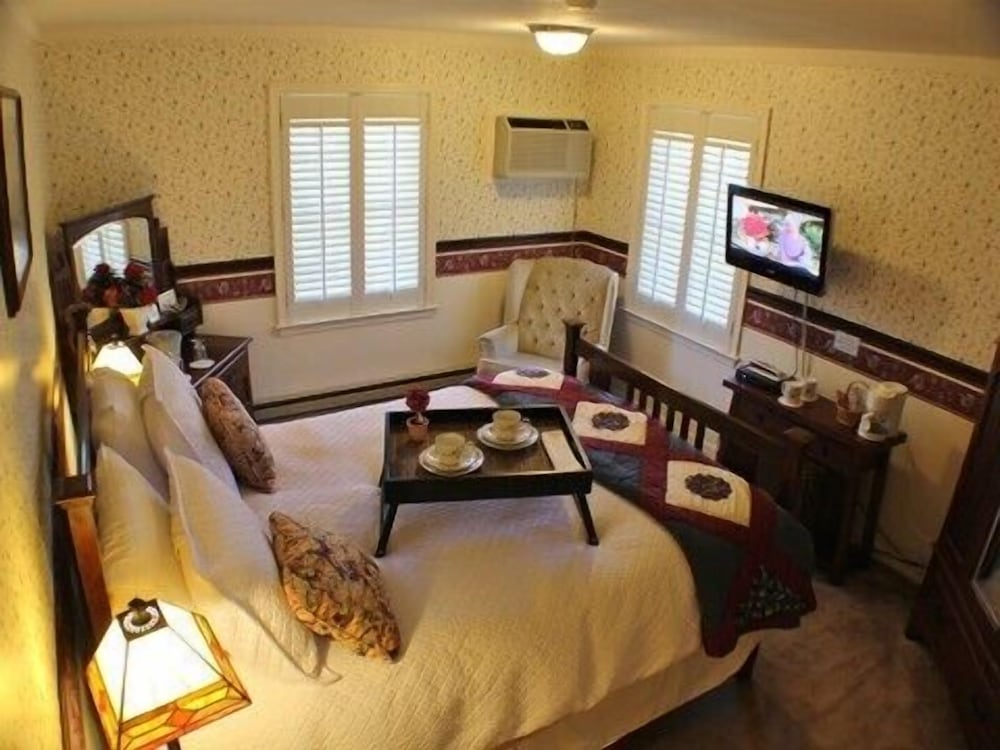 Signature Room, 1 Queen Bed (Monte Cristo) photo 3