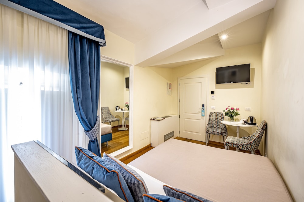 Basic Double Room - Photo 9