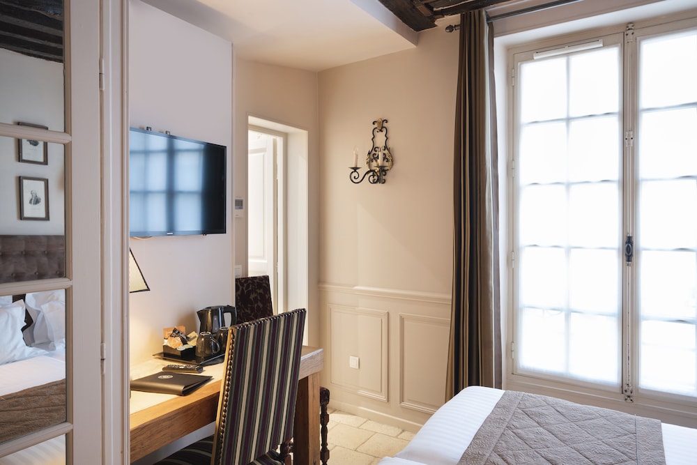Standard Double or Twin Room photo 1