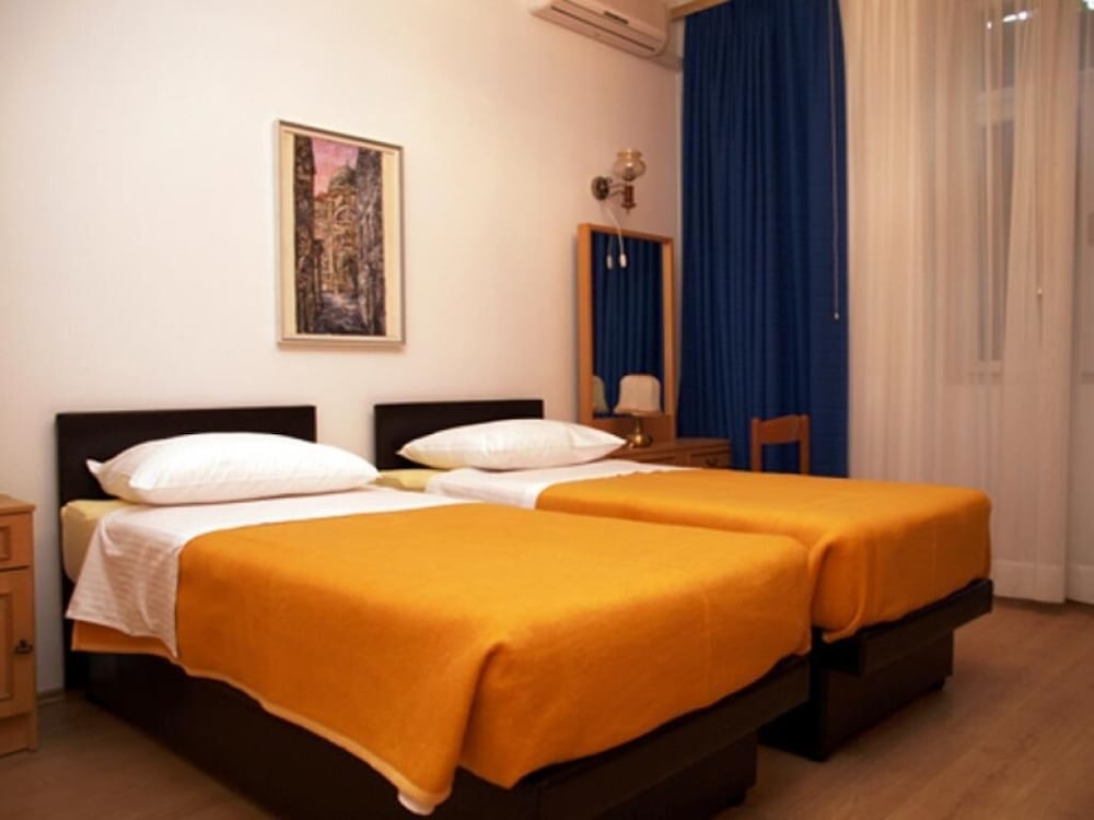 Apartment (Three-Bedroom Apartment)