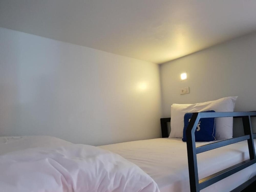 Bunk Bed for 2 with Private Bathroom photo 2