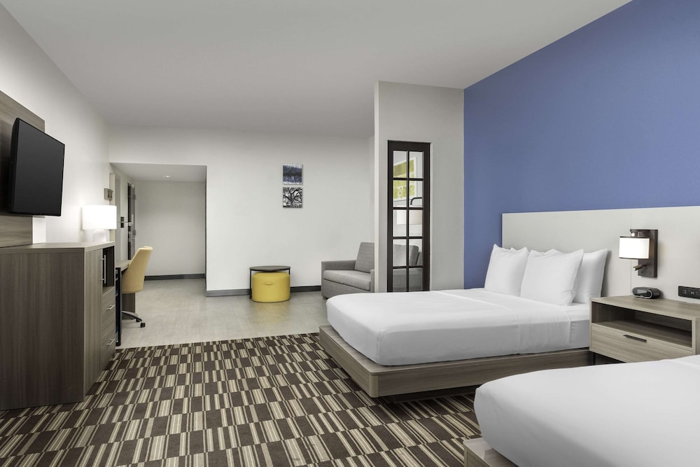 Suite, Multiple Beds, Accessible, Non Smoking - Photo 3