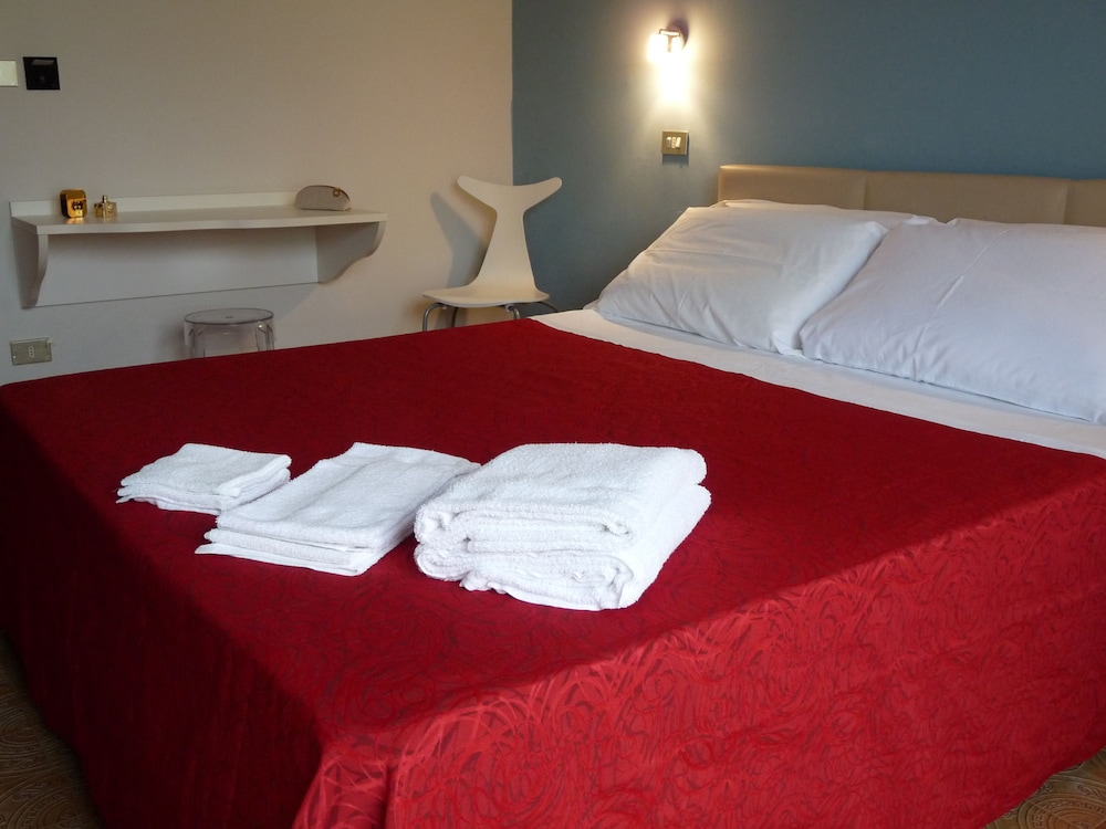 Quadruple Room, Balcony, Sea View photo 2