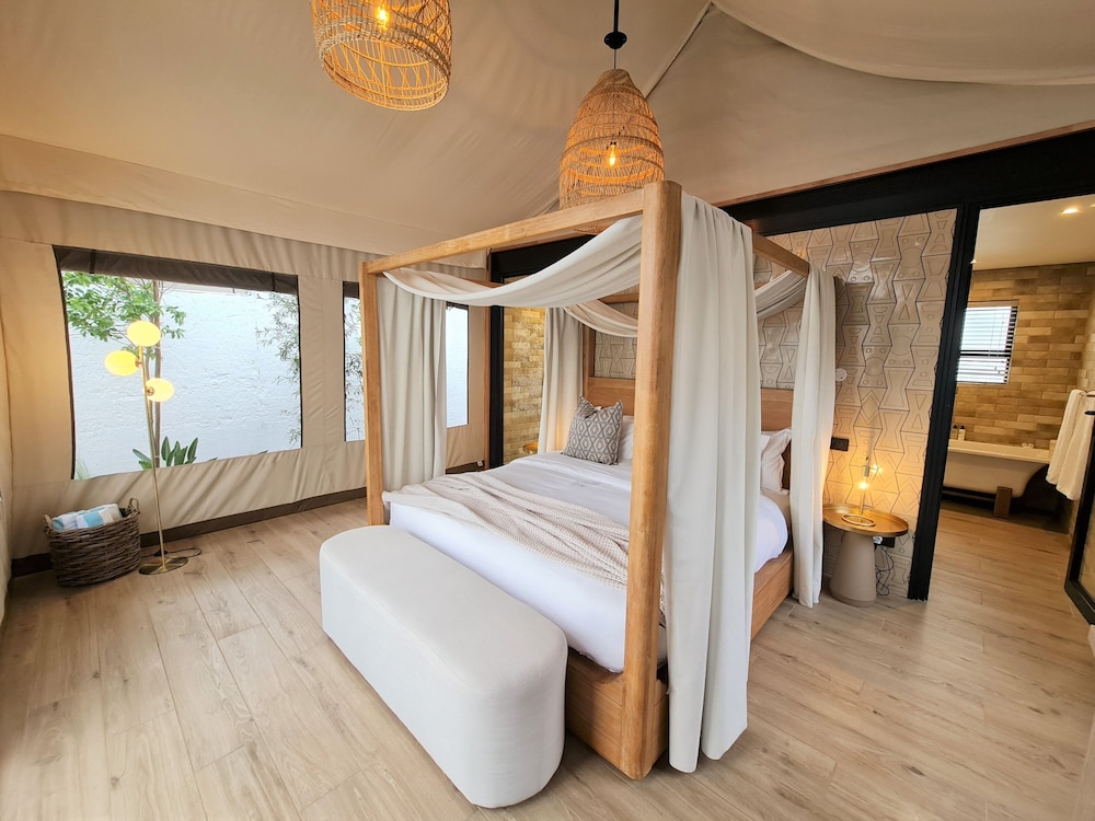 Luxury Tent photo 2