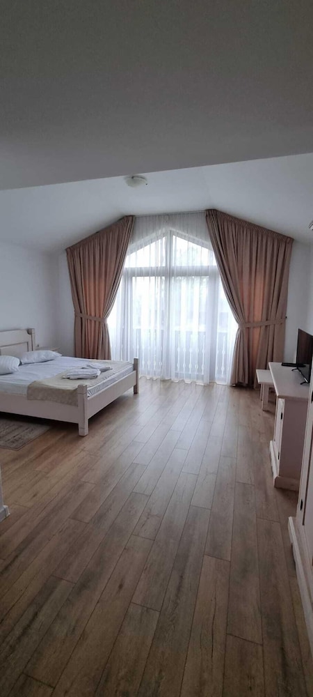 Standard Double Room - Photo 1