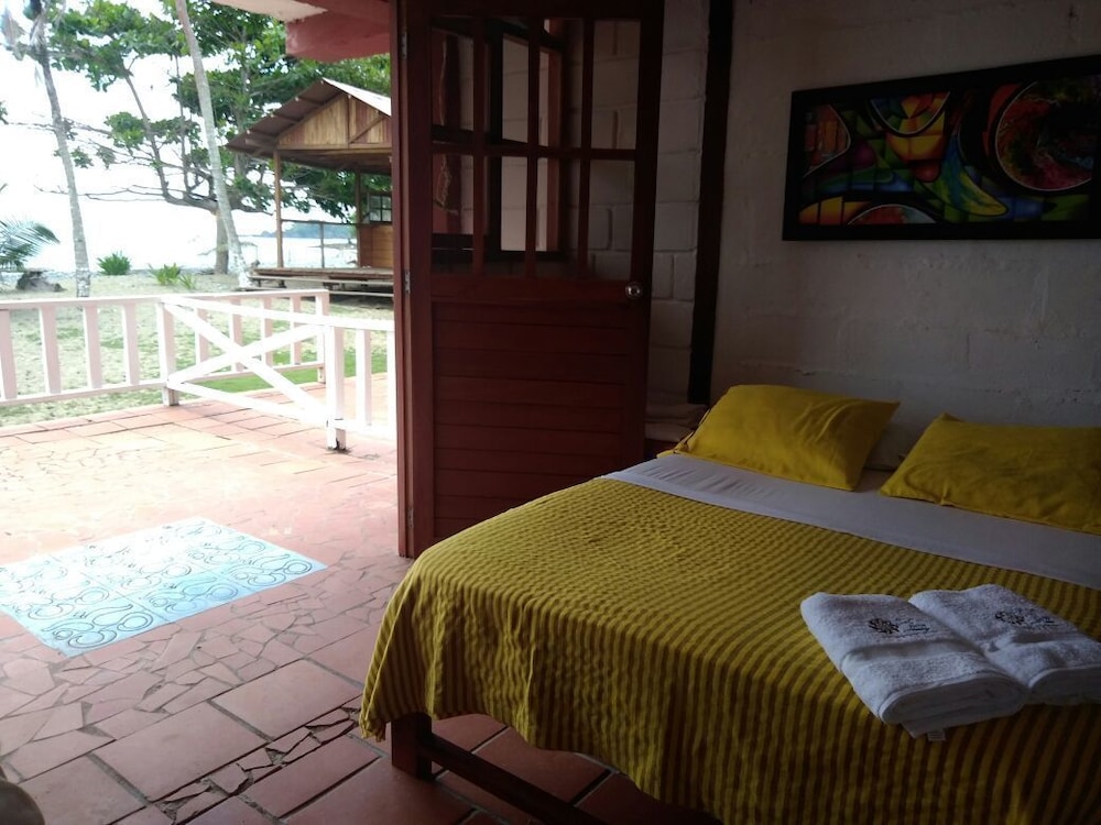 Family Room, Multiple Beds (5 People)