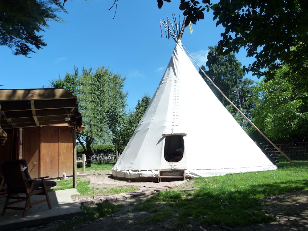 Tipi / Teepee photo 1