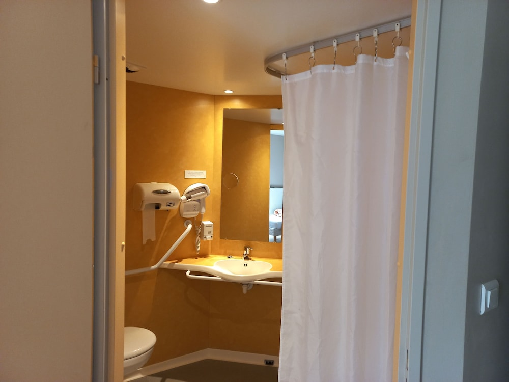 Comfort Quadruple Room, Accessible, Pool Access photo 3