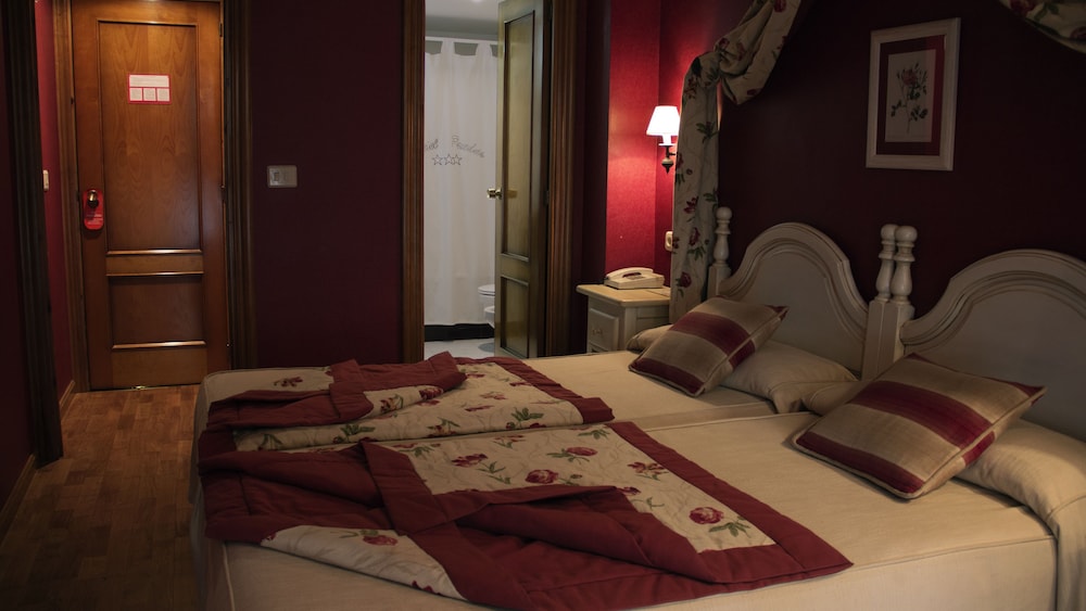 Standard Double Room - Photo 3