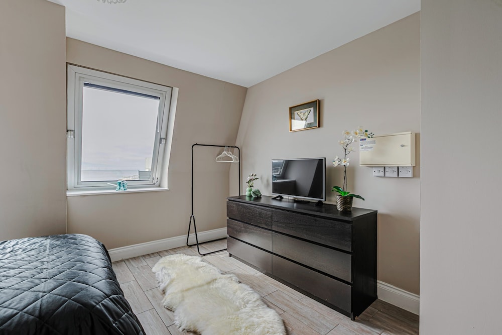 Apartament na szczycie w Brighton Beach City z widokiem na morze i balkonem, Zdjęcie 13