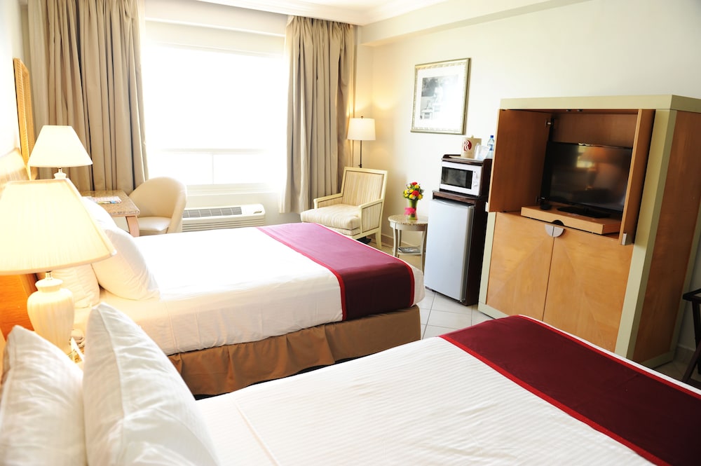 Room, 2 Double Beds, Non Smoking, Ocean View - Photo 4