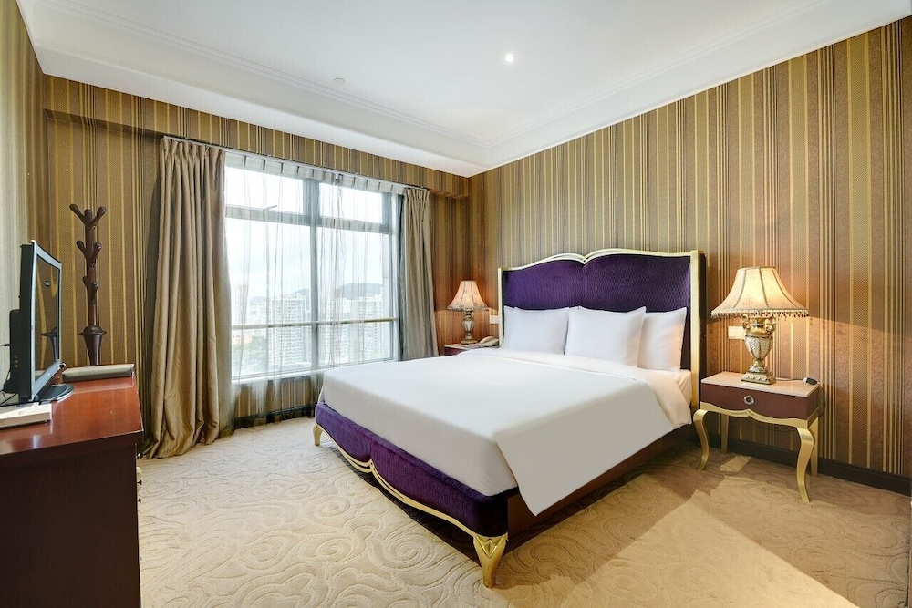 Deluxe Suite photo 2