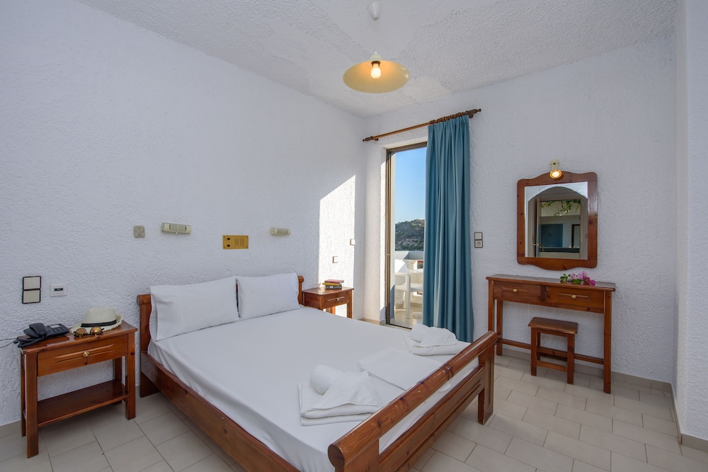 Standard Double Room, Garden View