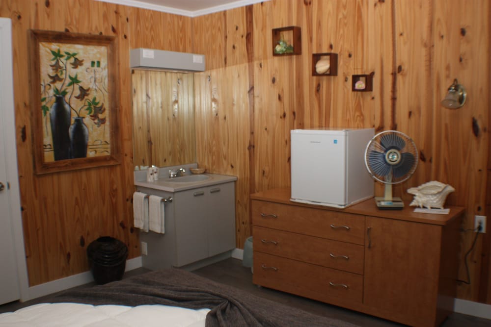 Economy Double Room (Motel / 1 double bed) photo 2