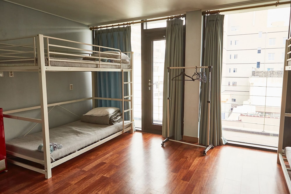 Shared Dormitory, Men only photo 2