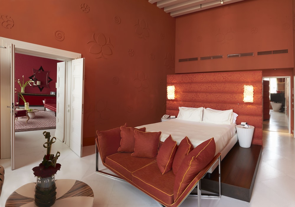 Deluxe Junior Suite with Grand Canal View