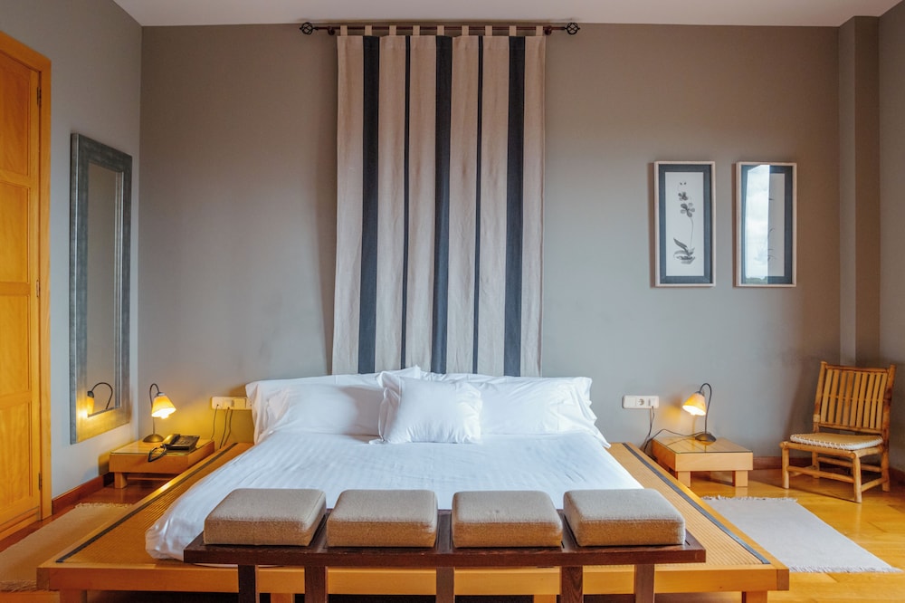 Classic Suite, Balcony - Photo 5