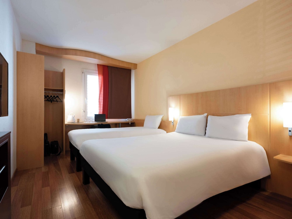 Room, Multiple Beds - Photo 5