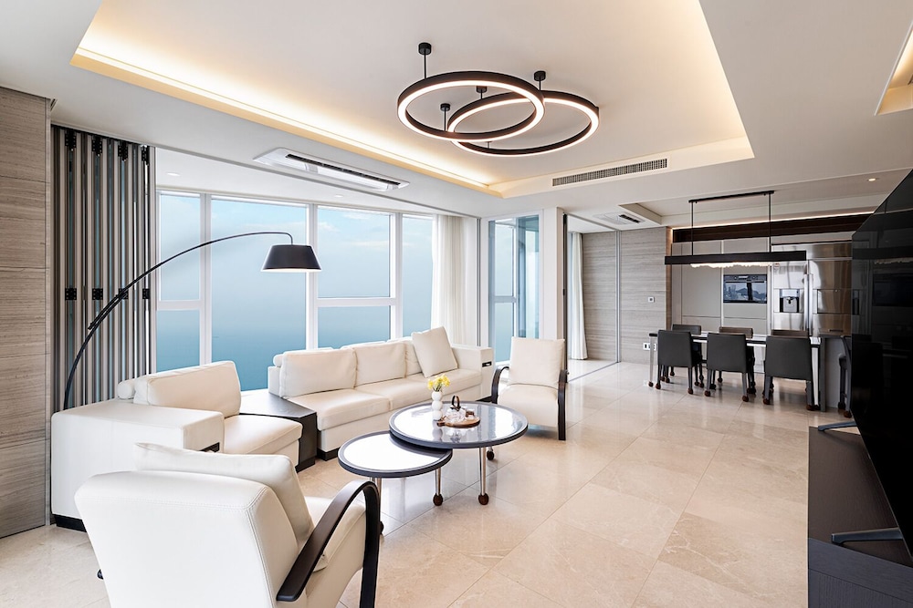 Ocean Premier Suite