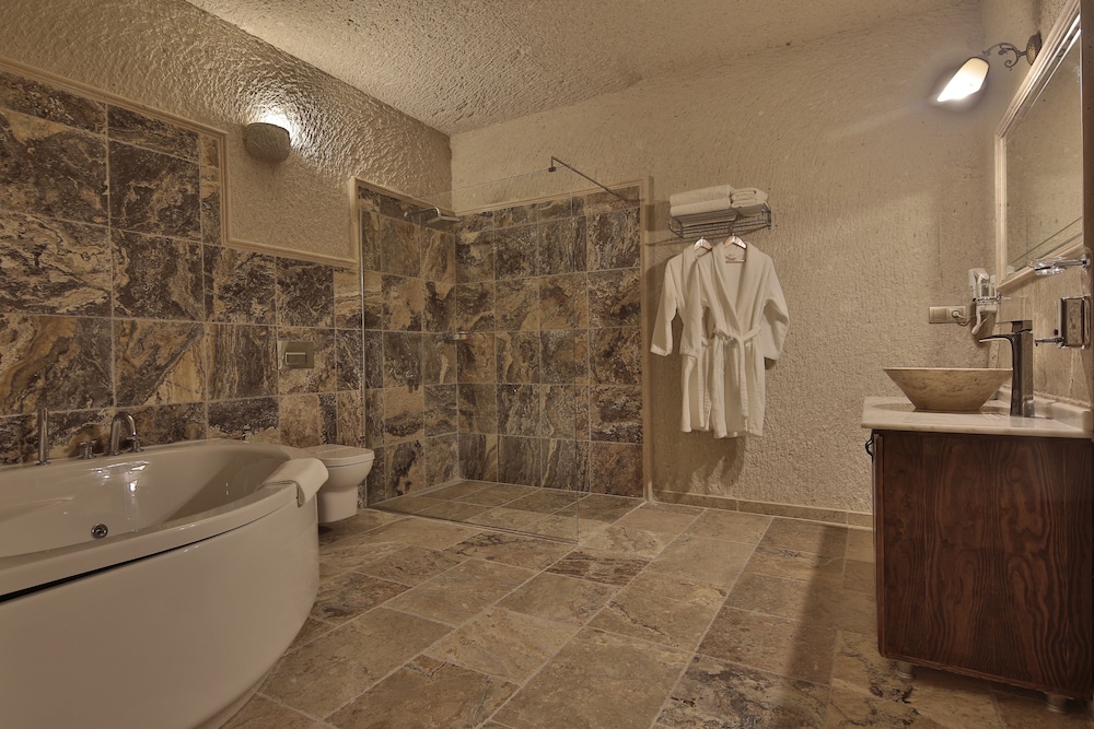 Deluxe Suite - Photo 3