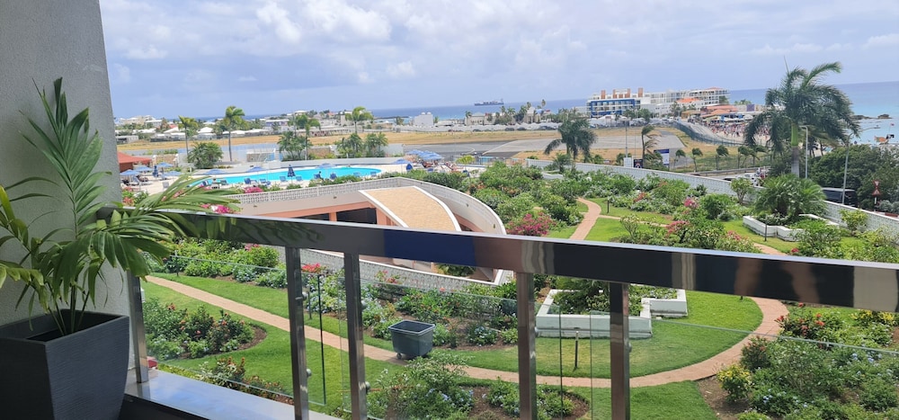 Suite, 1 Bedroom, Balcony, Ocean View photo 2