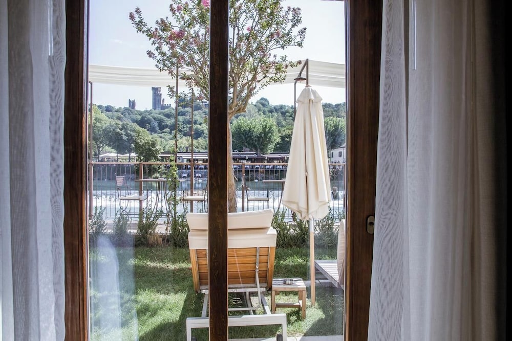Suite, River View photo 1