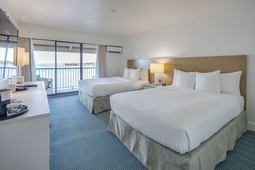 2 Queen Beds, Ocean View, Non Smoking photo 3