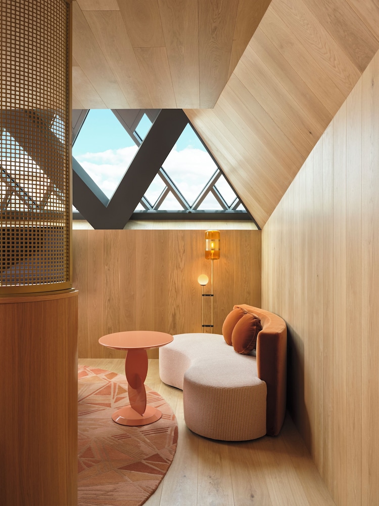 Cozy Studio Suite, 1 King - Photo 9